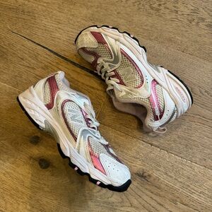 New Balance White and Pink girls Athletic Shoes sneakers